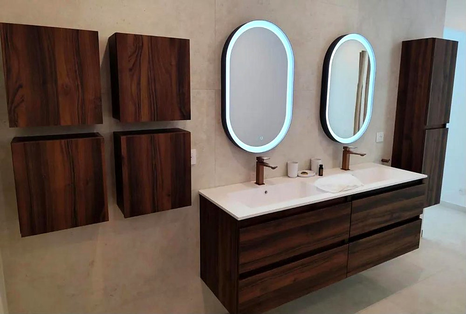 Salle de bain double vasque noyer, Terres Basses